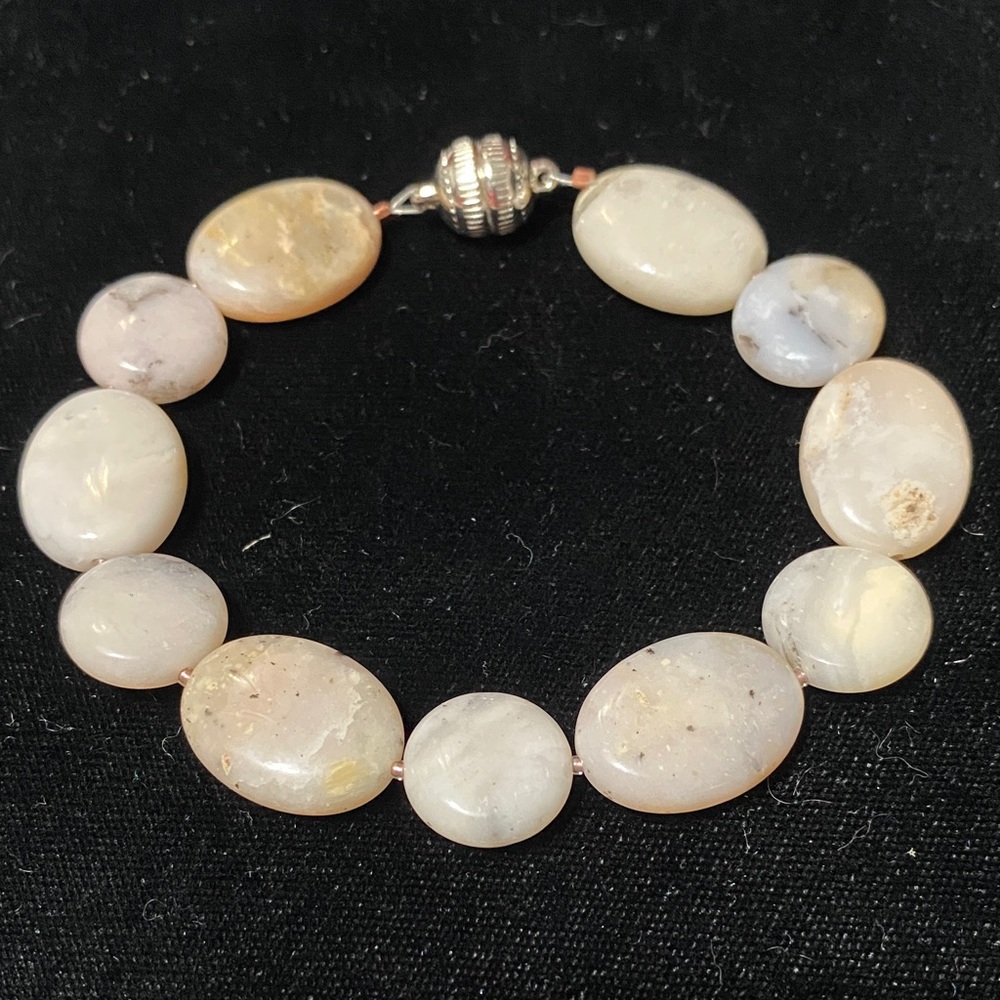 Elegant handcrafted Genuine natural Peruvian Pink opal Beaded 8” Bracelet